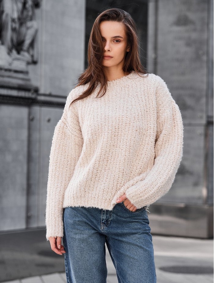 Sweter Staff gi milk oversize