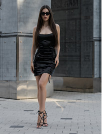 Sukienka Staff re black