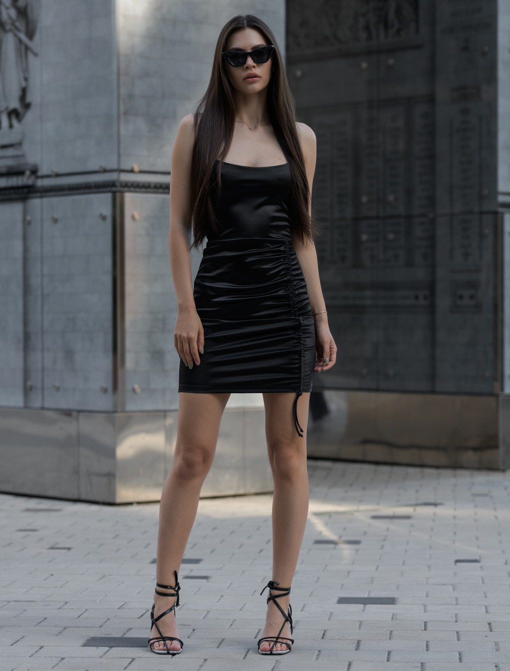 Sukienka Staff re black