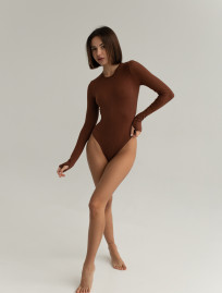 Body Staff q brown