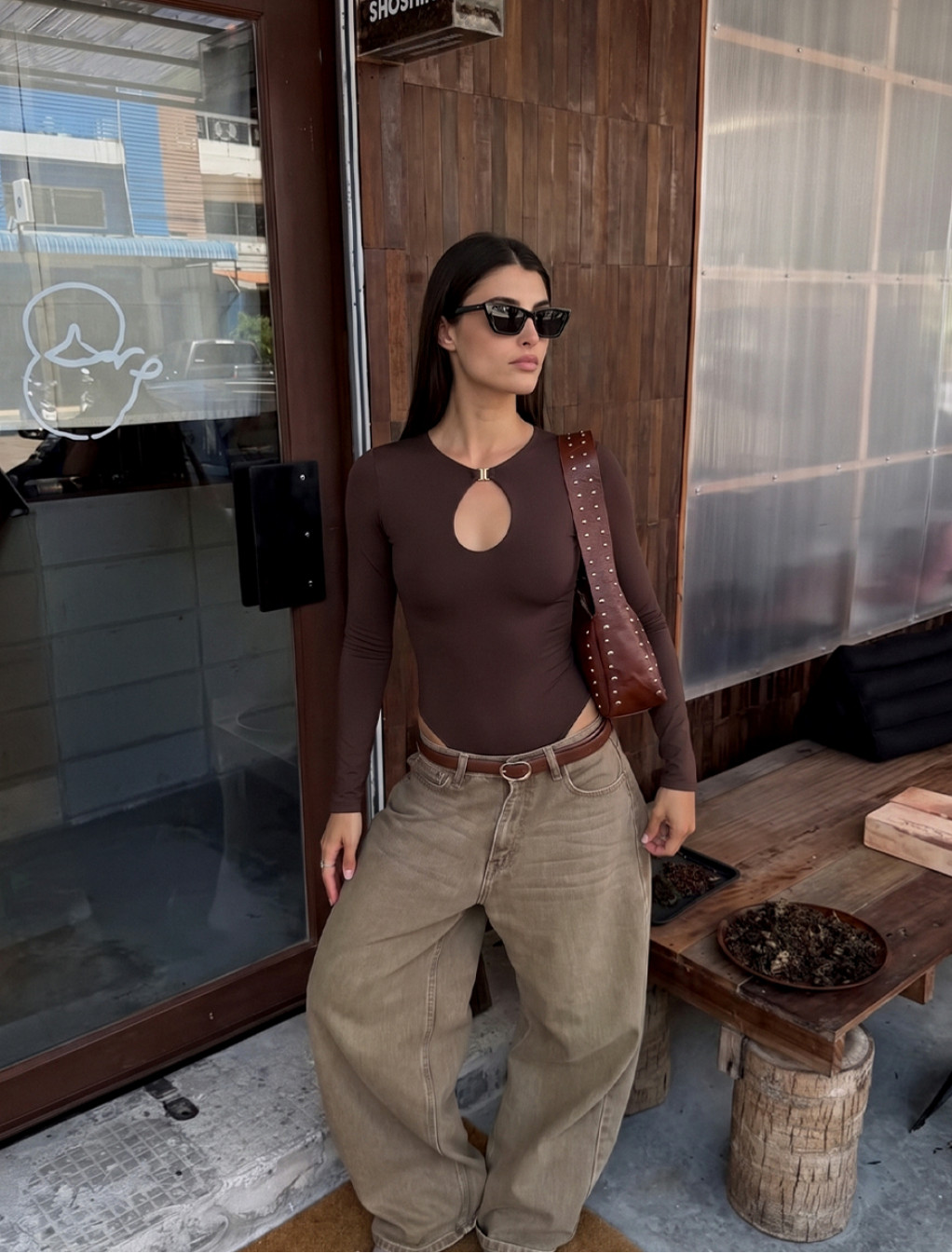 Body Staff sn brown
