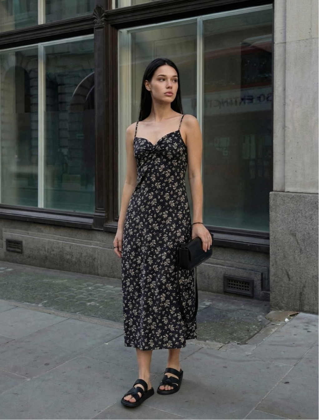 Sukienka Staff jad black flowers