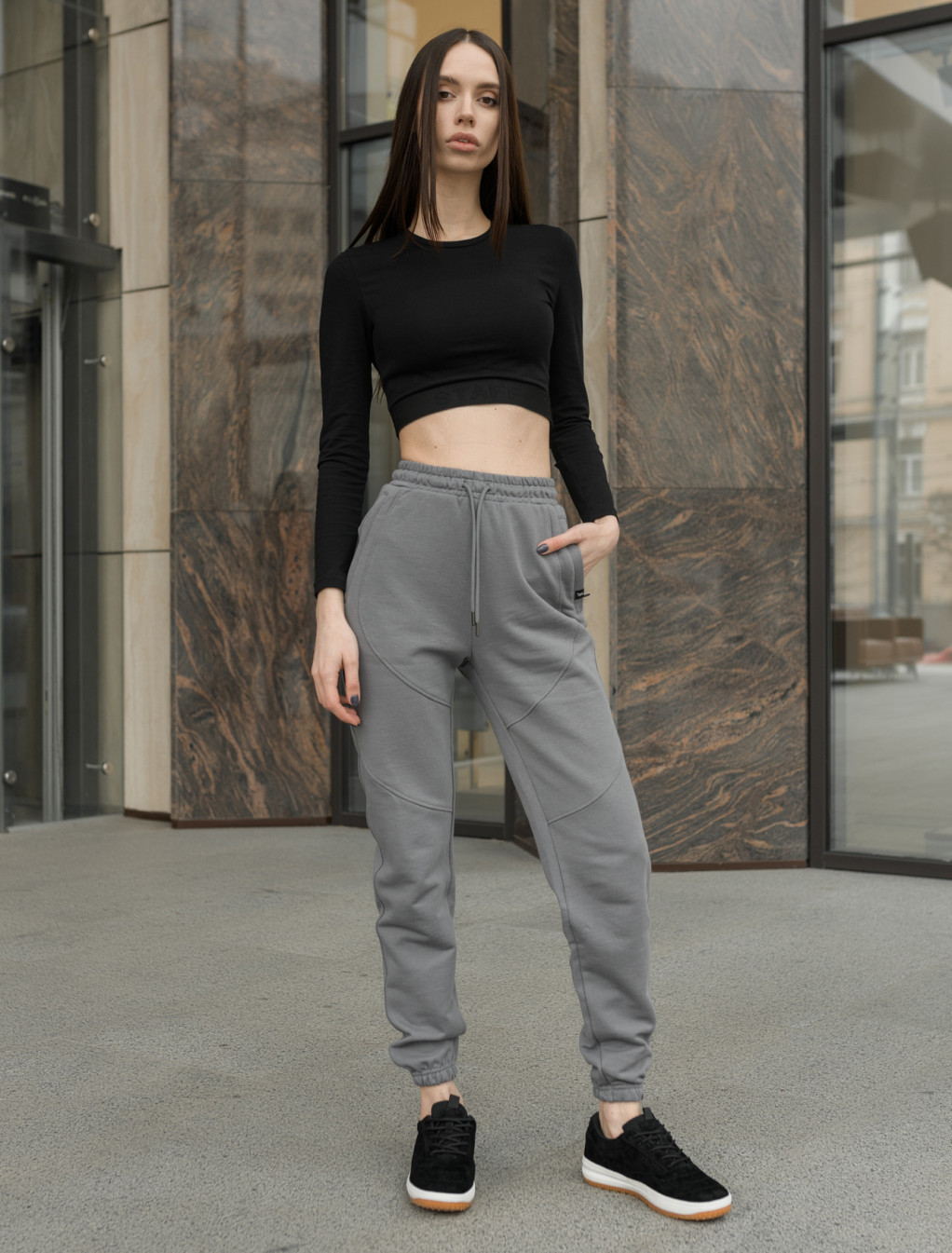 Damskie spodnie sportowe Staff di gray