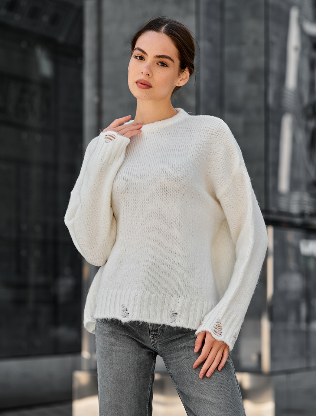 Damski sweter z dzianiny Staff fiora white