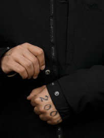 Kurtka Staff chap logo black