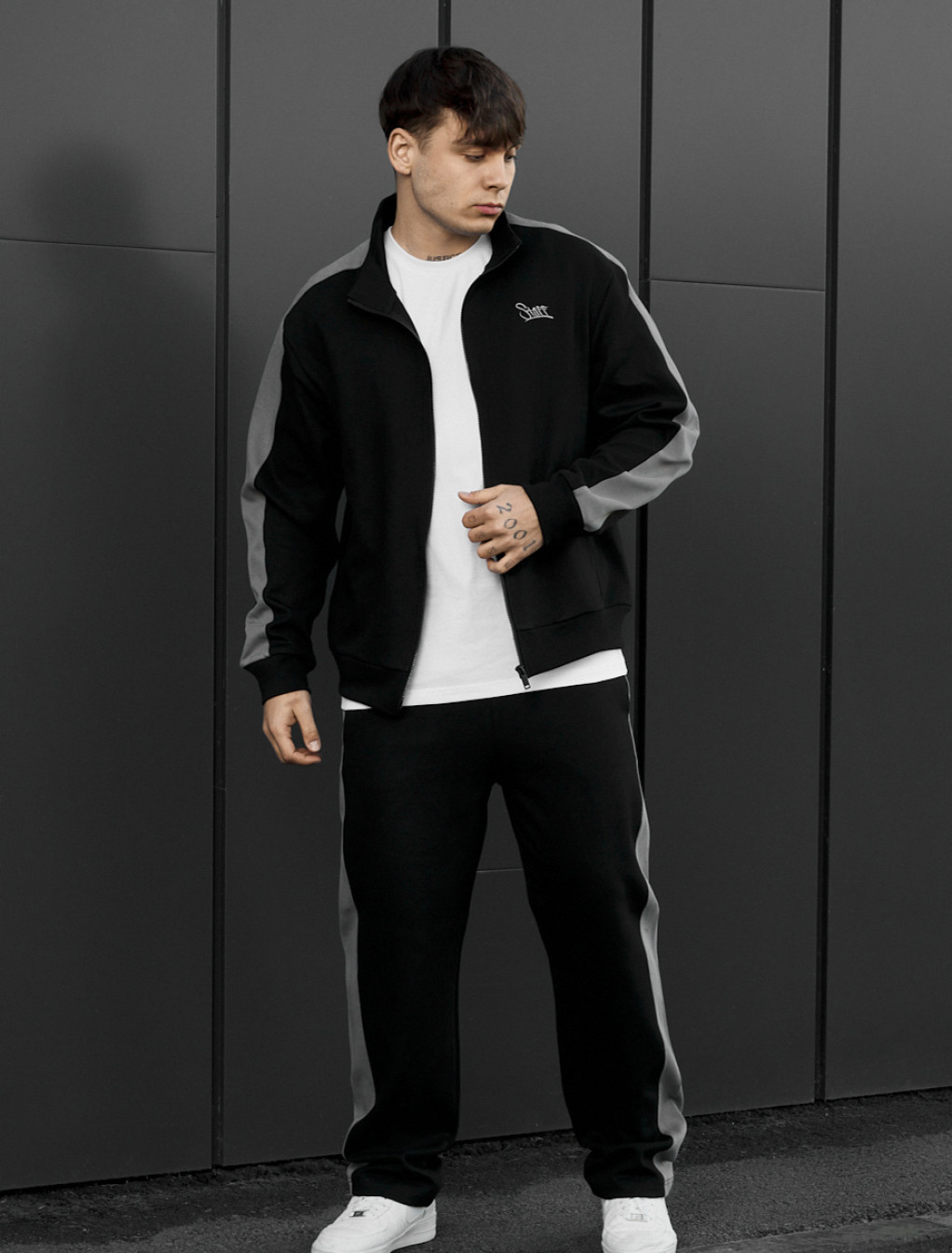 Dres Staff el zip logo black & gray