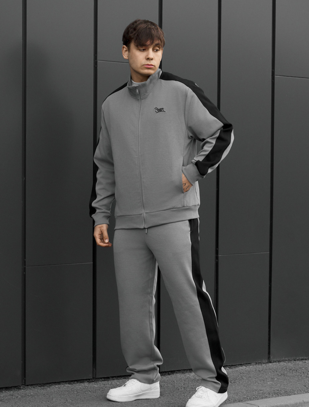 Dres Staff el zip logo gray & black