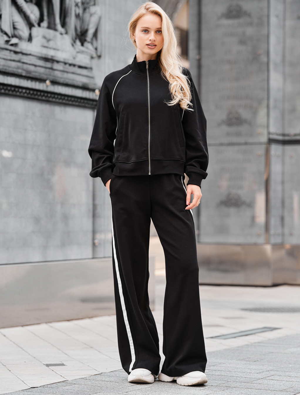 Dres Staff fid black oversize reflective