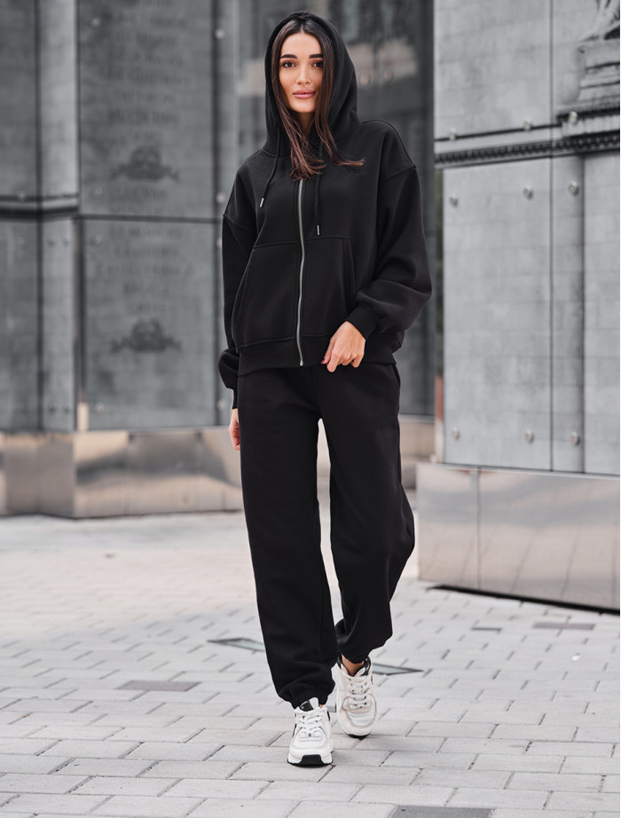 Dres Staff on black oversize fleece