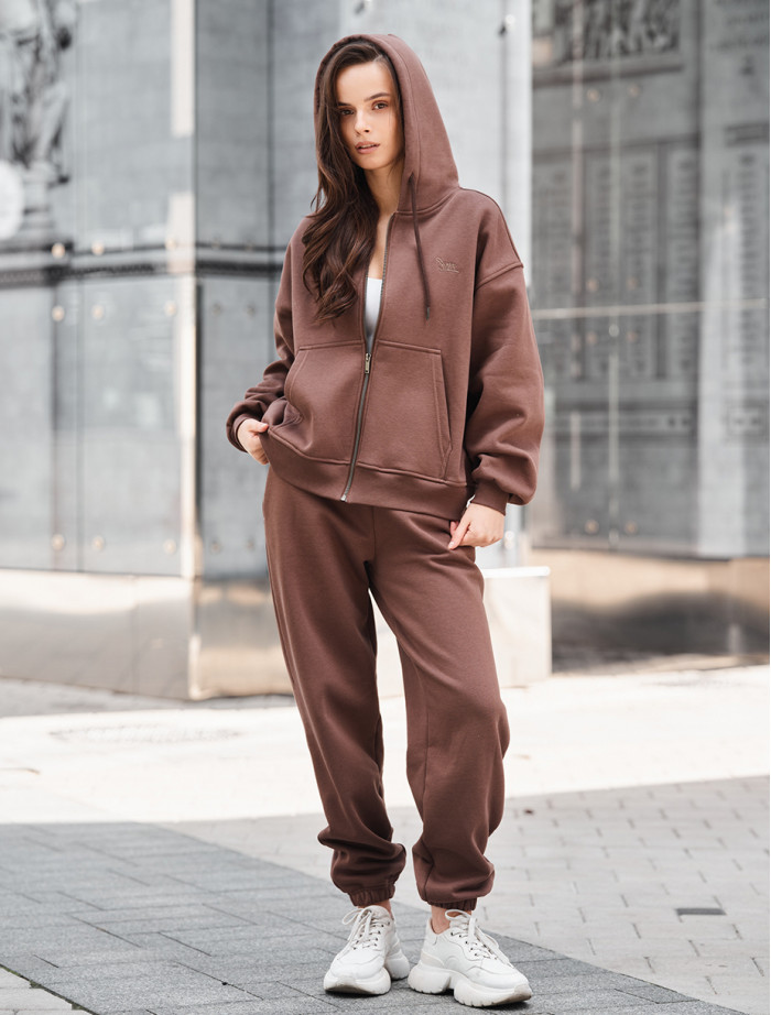 Dres Staff on brown oversize fleece