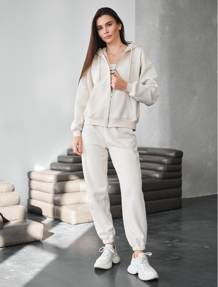 Dres Staff on milk oversize fleece