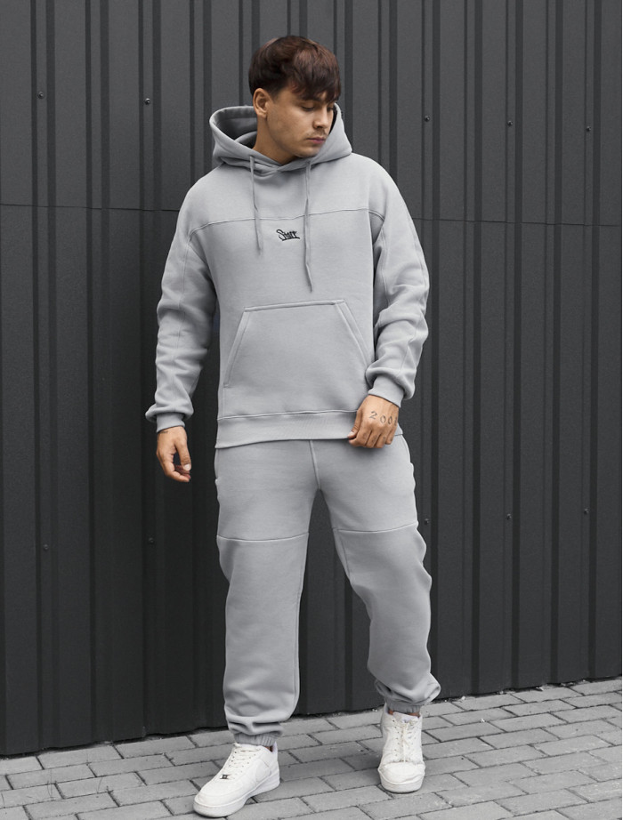 Dres Staff say light gray logo fleece