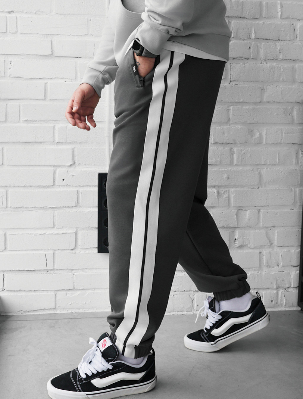 Spodnie dresowe Staff un dark gray lampas