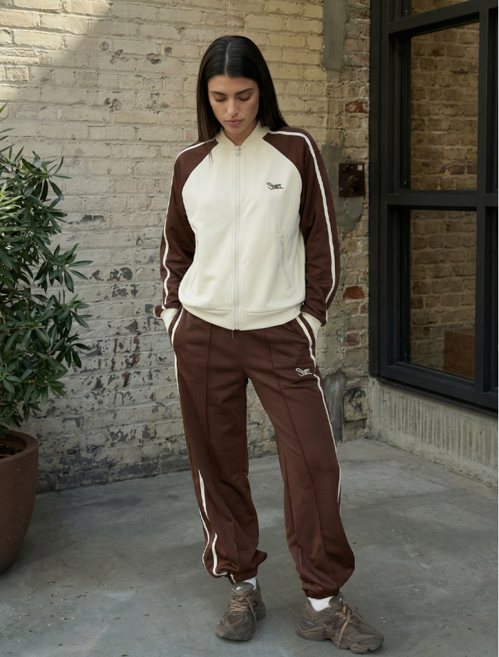 Dres Staff adi zip logo milk & brown