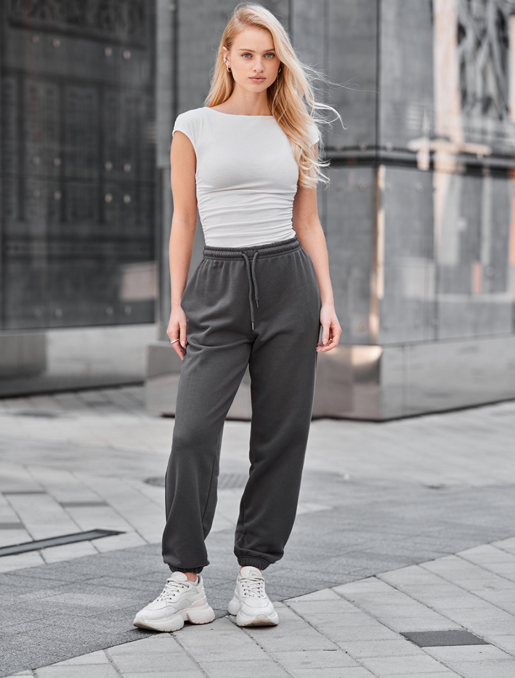Spodnie dresowe Staff nova dark gray