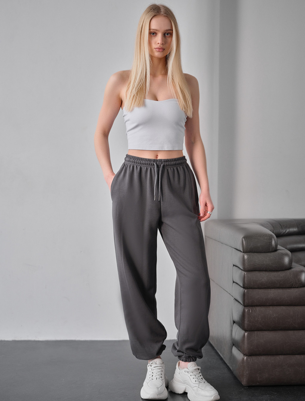 Damskie spodnie sportowe Staff nova dark gray