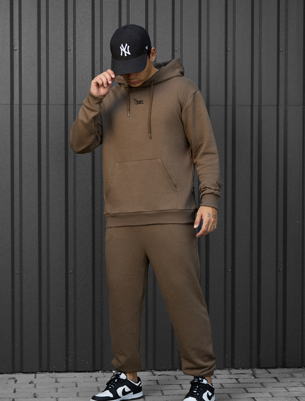 Dres Staff fad brown