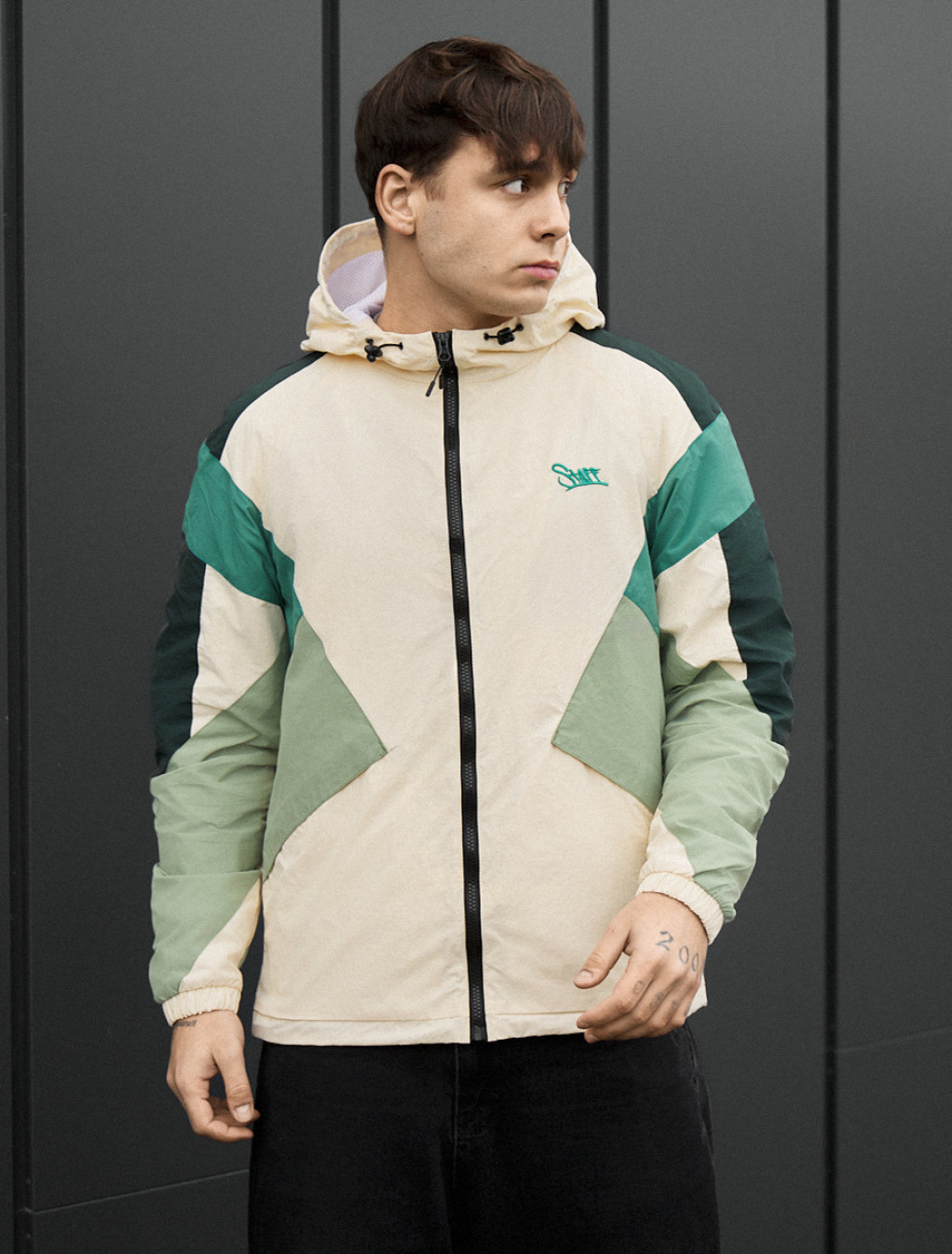 Wiatrówka Staff nix milk & green logo