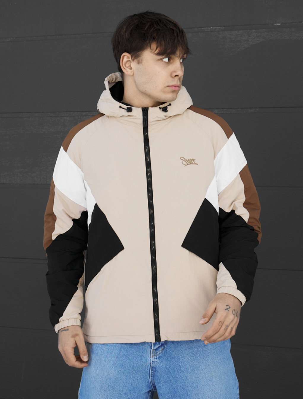 Wiatrówka Staff nix beige logo