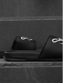 Kapcie Staff black logo