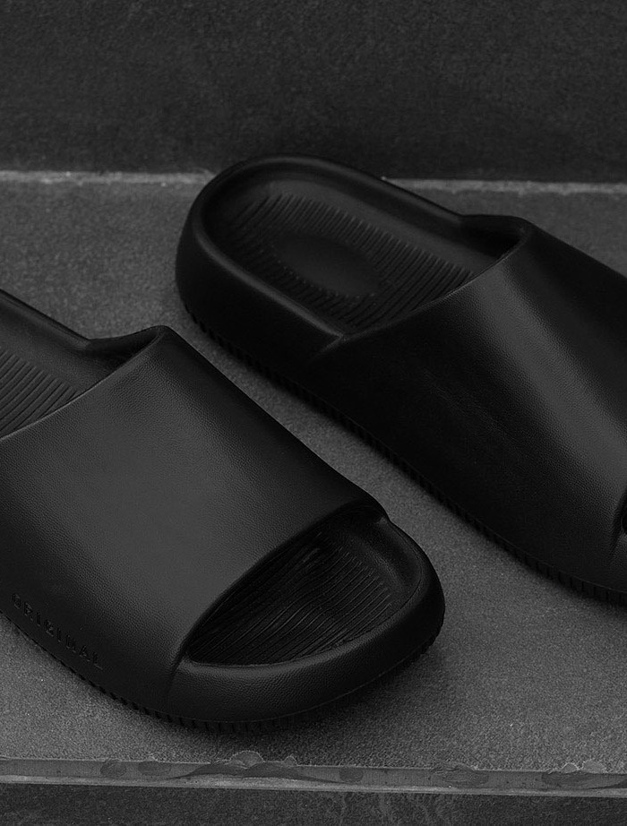 Kapcie Staff all black2