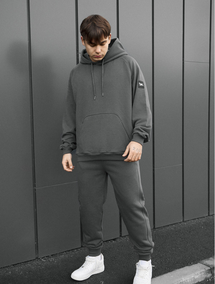 Dres Staff es dark gray oversize