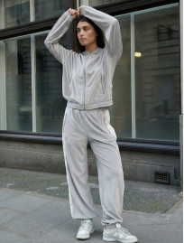 Dres Staff isa light gray & black oversize