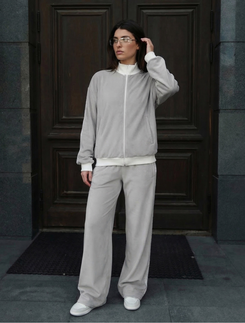 Dres Staff ban light gray & white