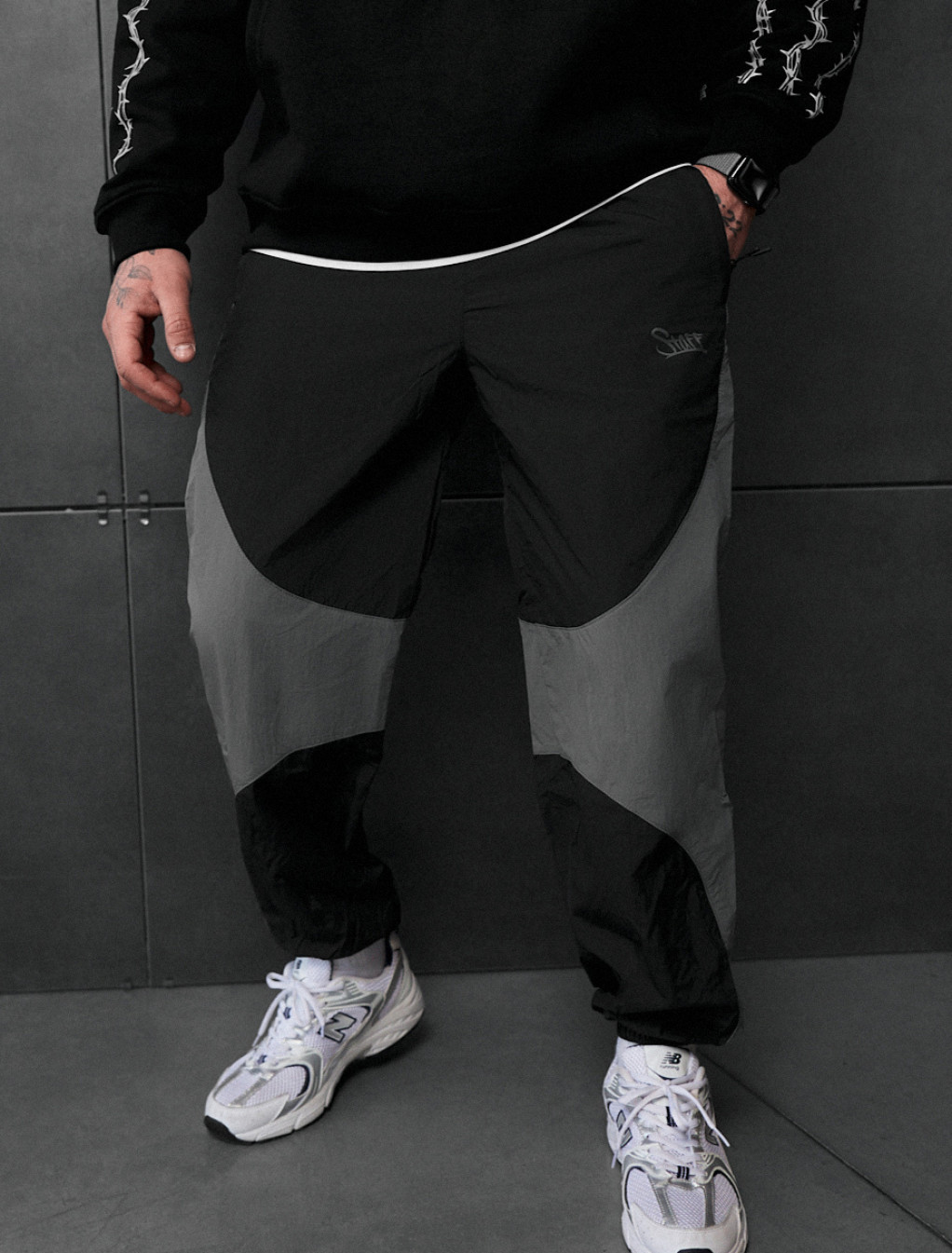 Joggery Staff goa logo gray & black