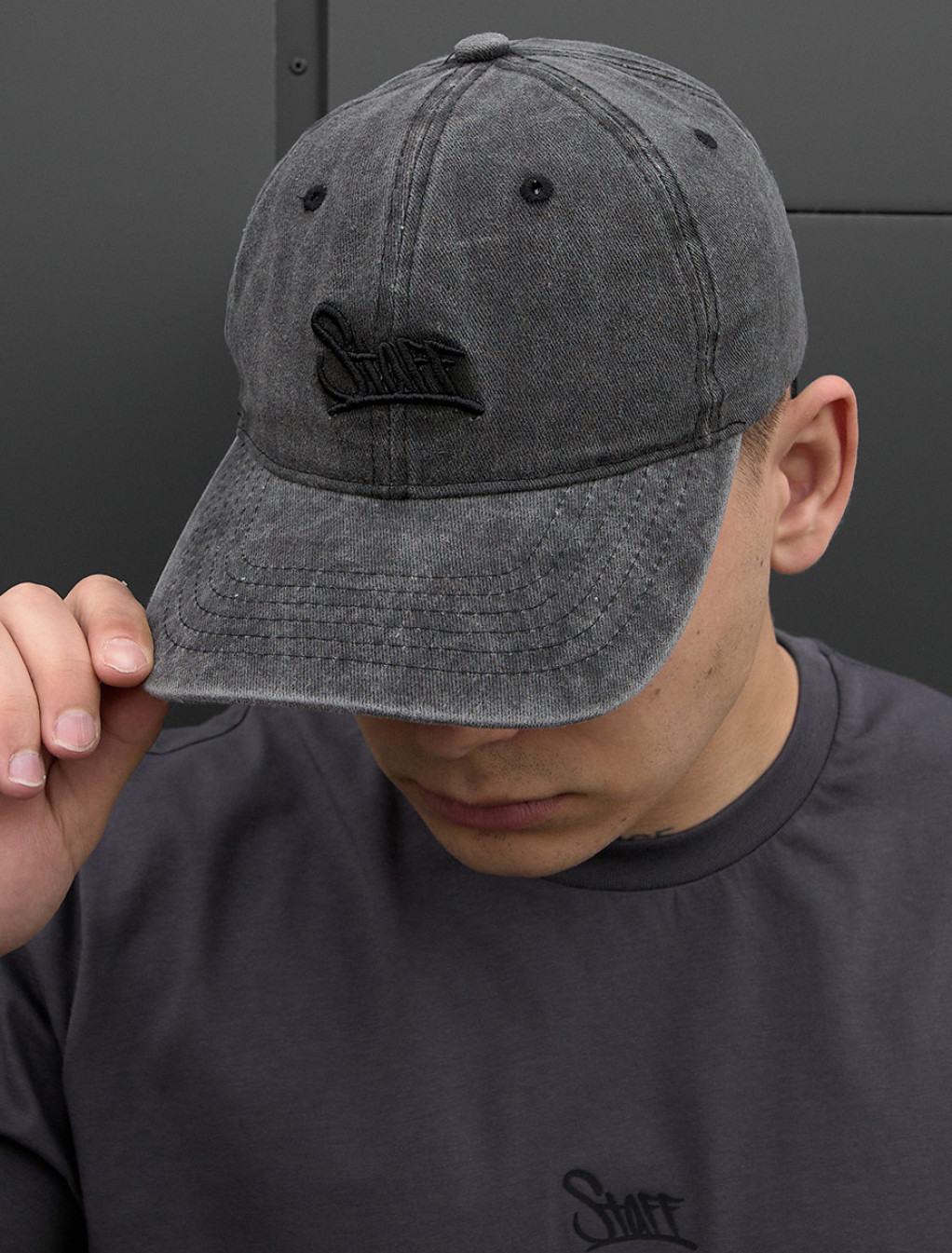Czapka Staff dark gray logo
