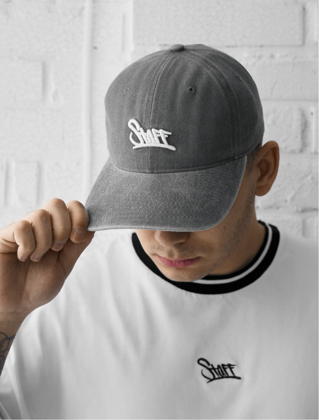 Czapka Staff gray logo