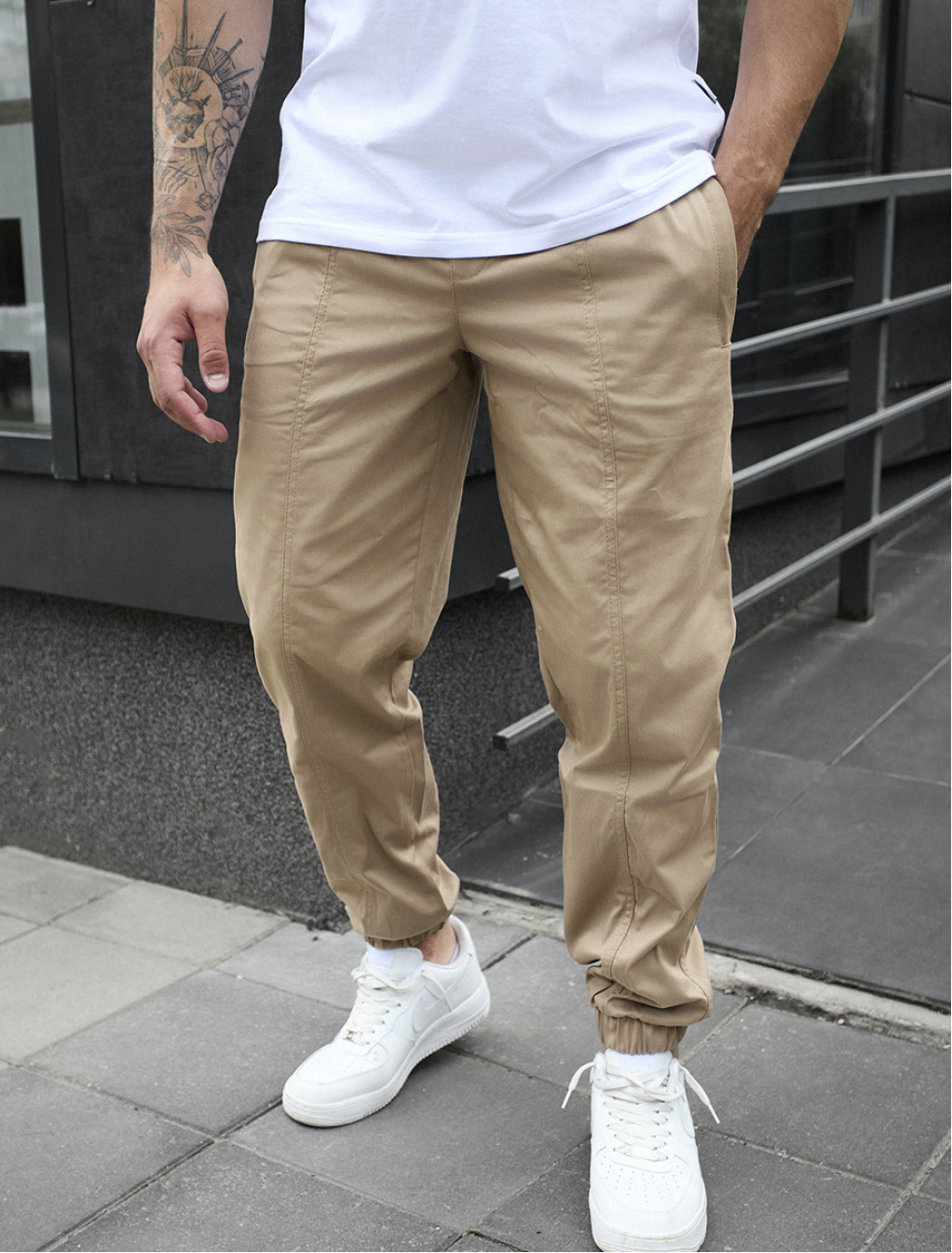 Joggery Staff lo beige