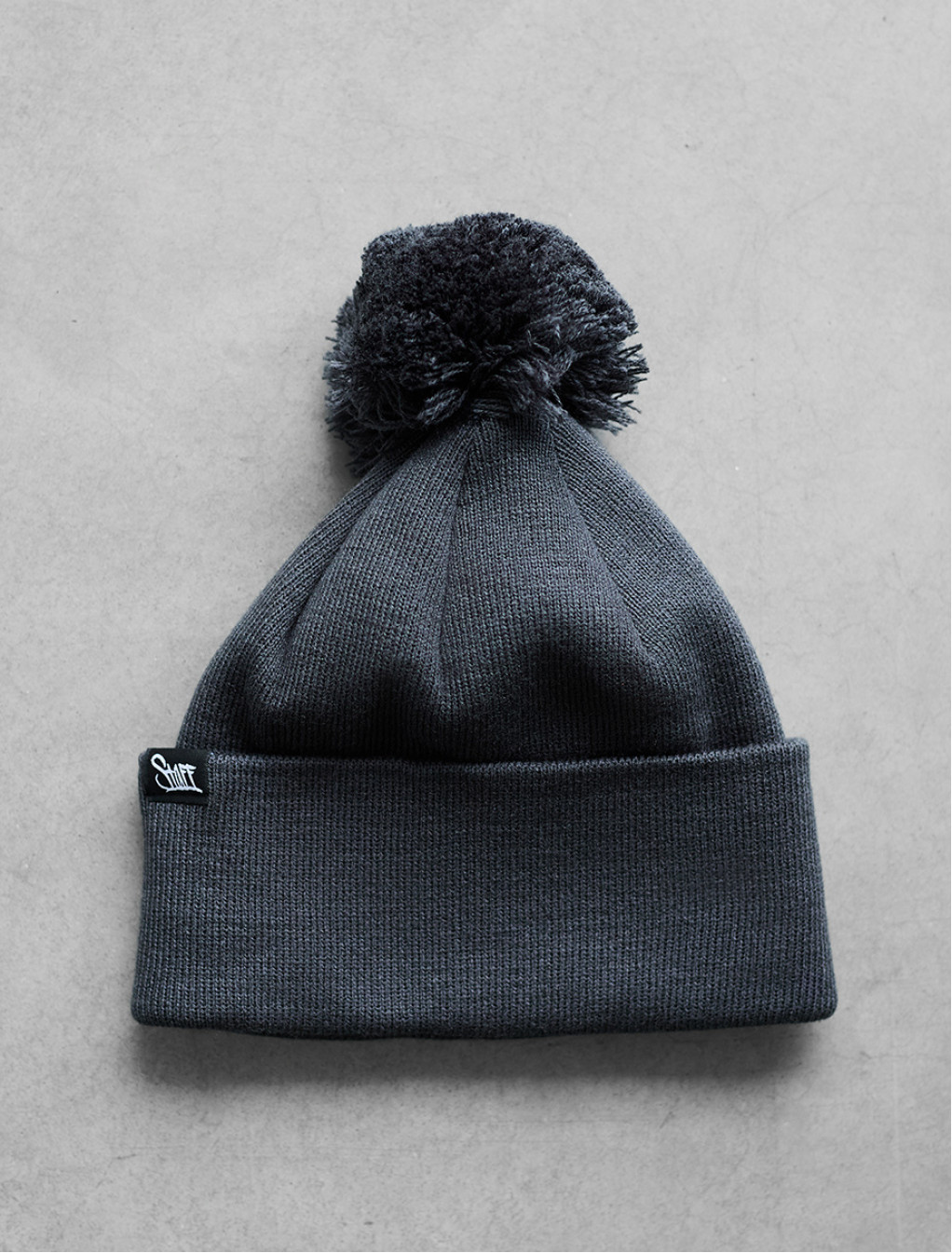 Czapka Staff dark gray pompon