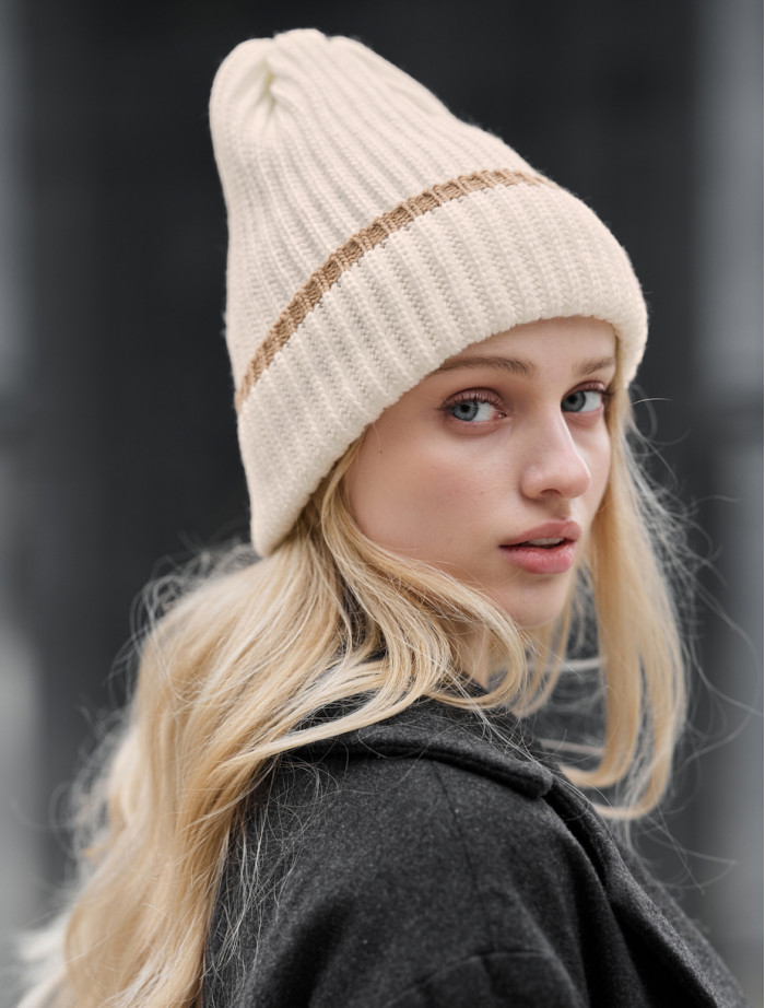 Czapka dasmka Staff 2 milk line