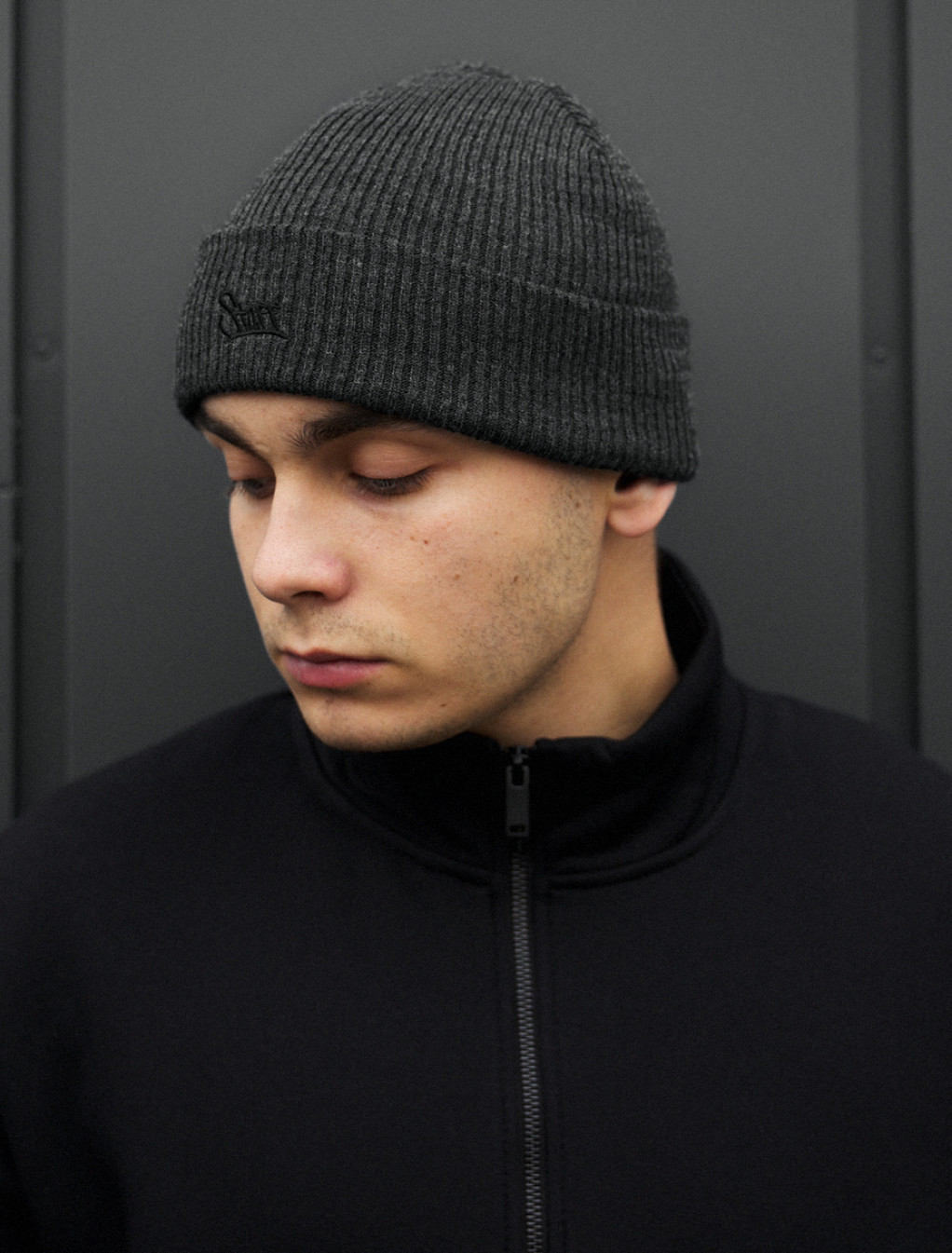 Czapka Staff 6 graphite logo