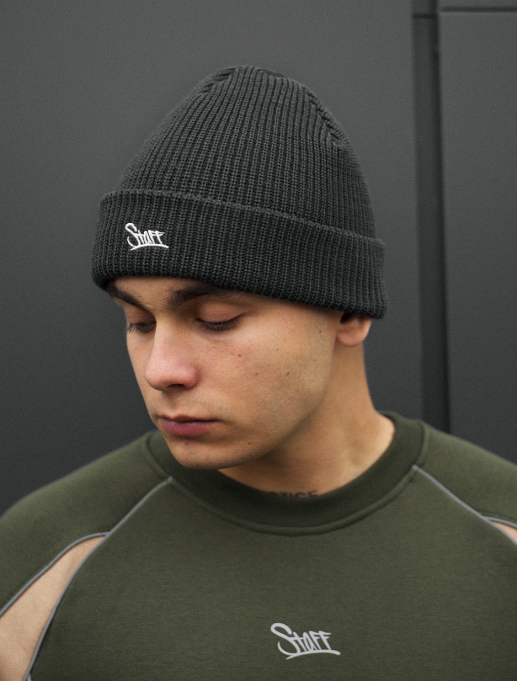 Czapka Staff 12 logo dark gray