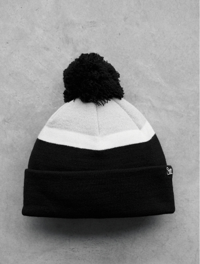 Czapka Staff black & white & gray pompon