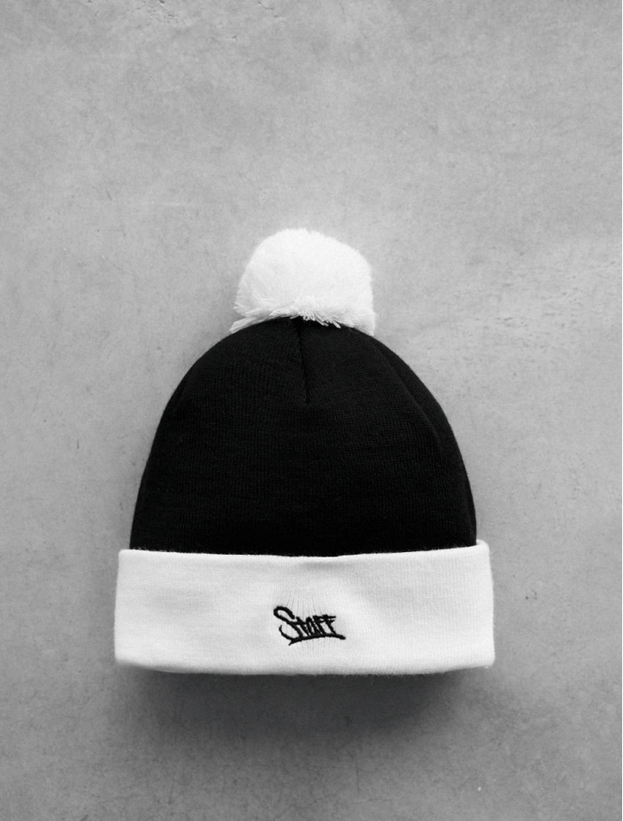 Czapka Staff black & white logo pompon