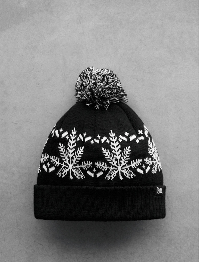 Czapka Staff snowflake pompon