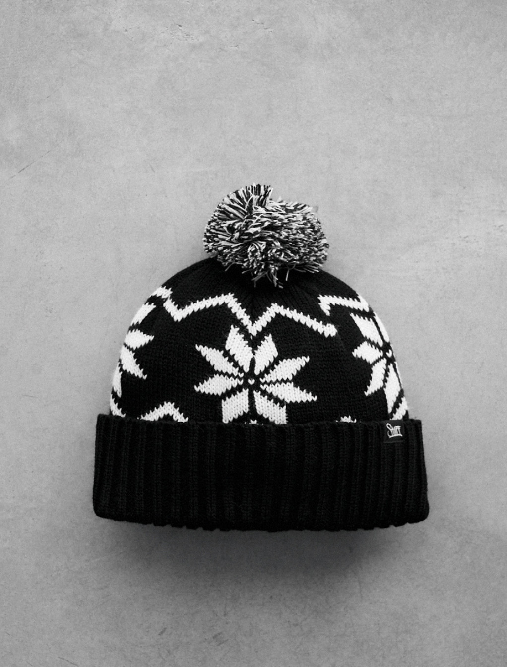 Czapka Staff black & white pattern pompon