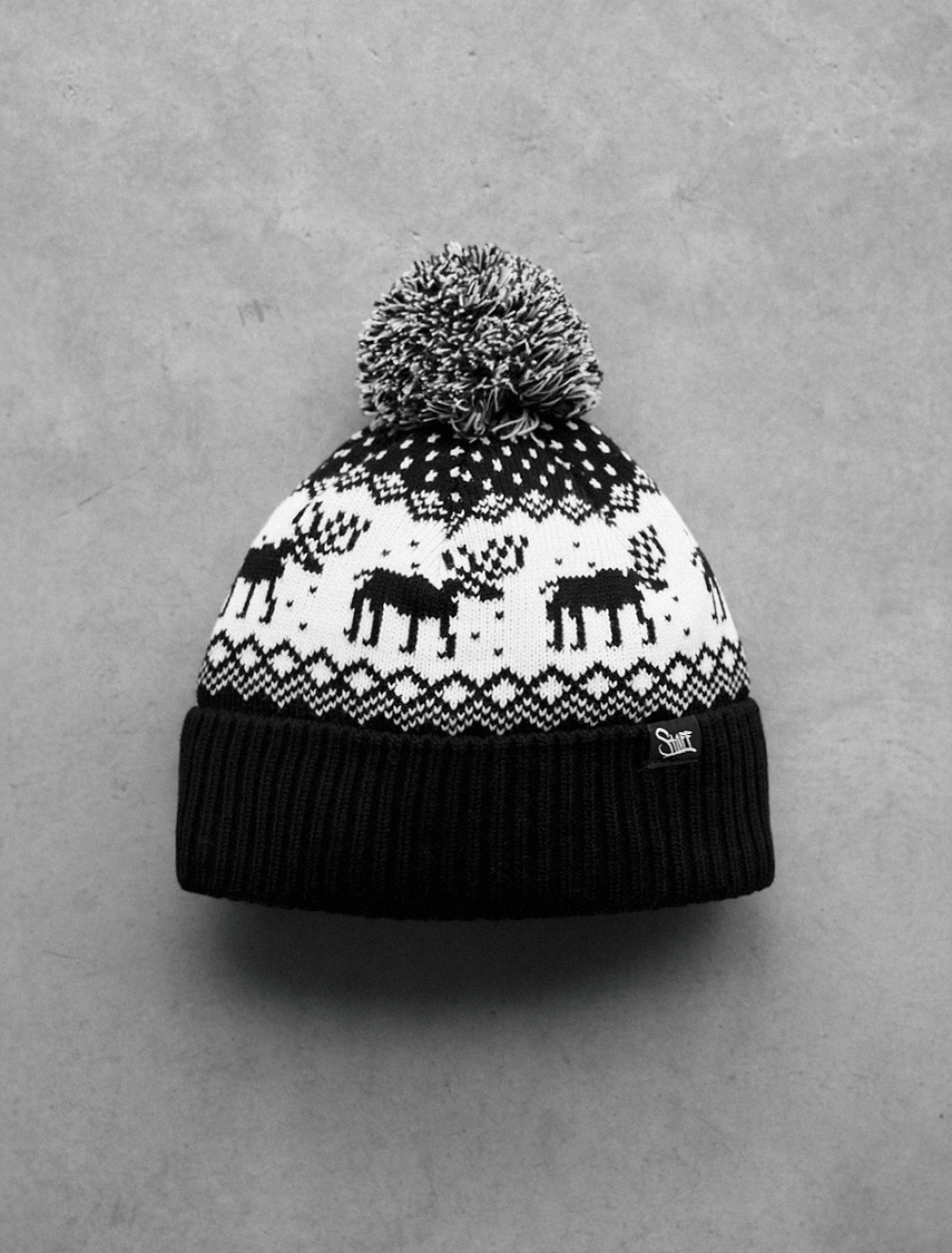 Czapka Staff white & black pattern pompon