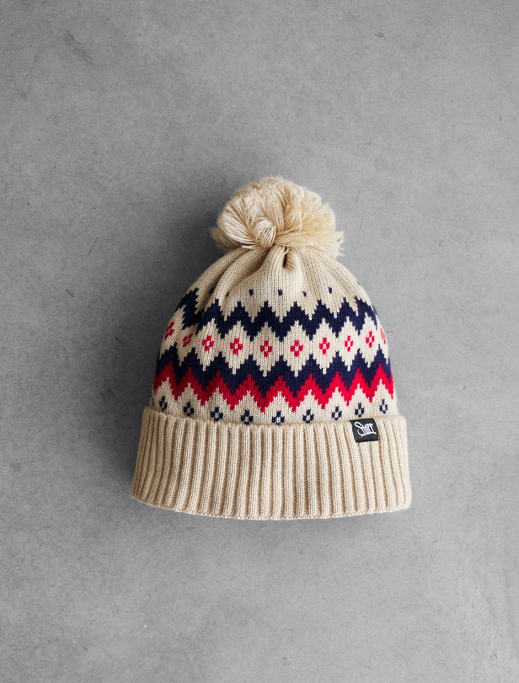 Czapka Staff beige pattern pompon