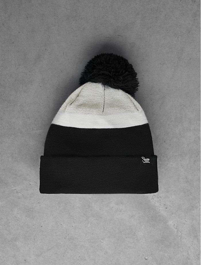 Czapka Staff black & white & gray pompon