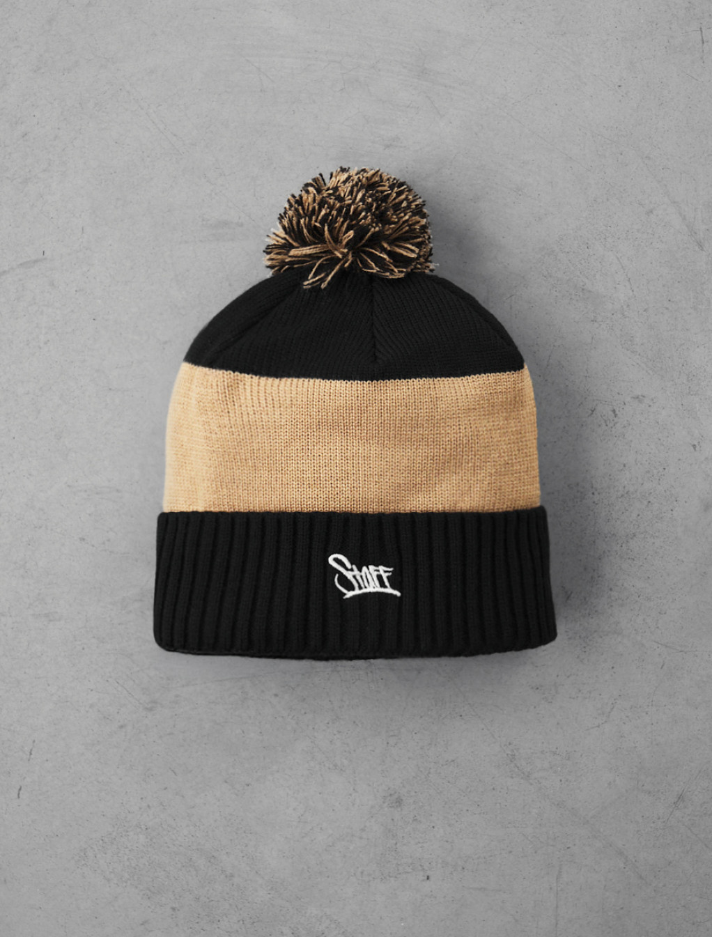Czapka Staff black & beige logo pompon