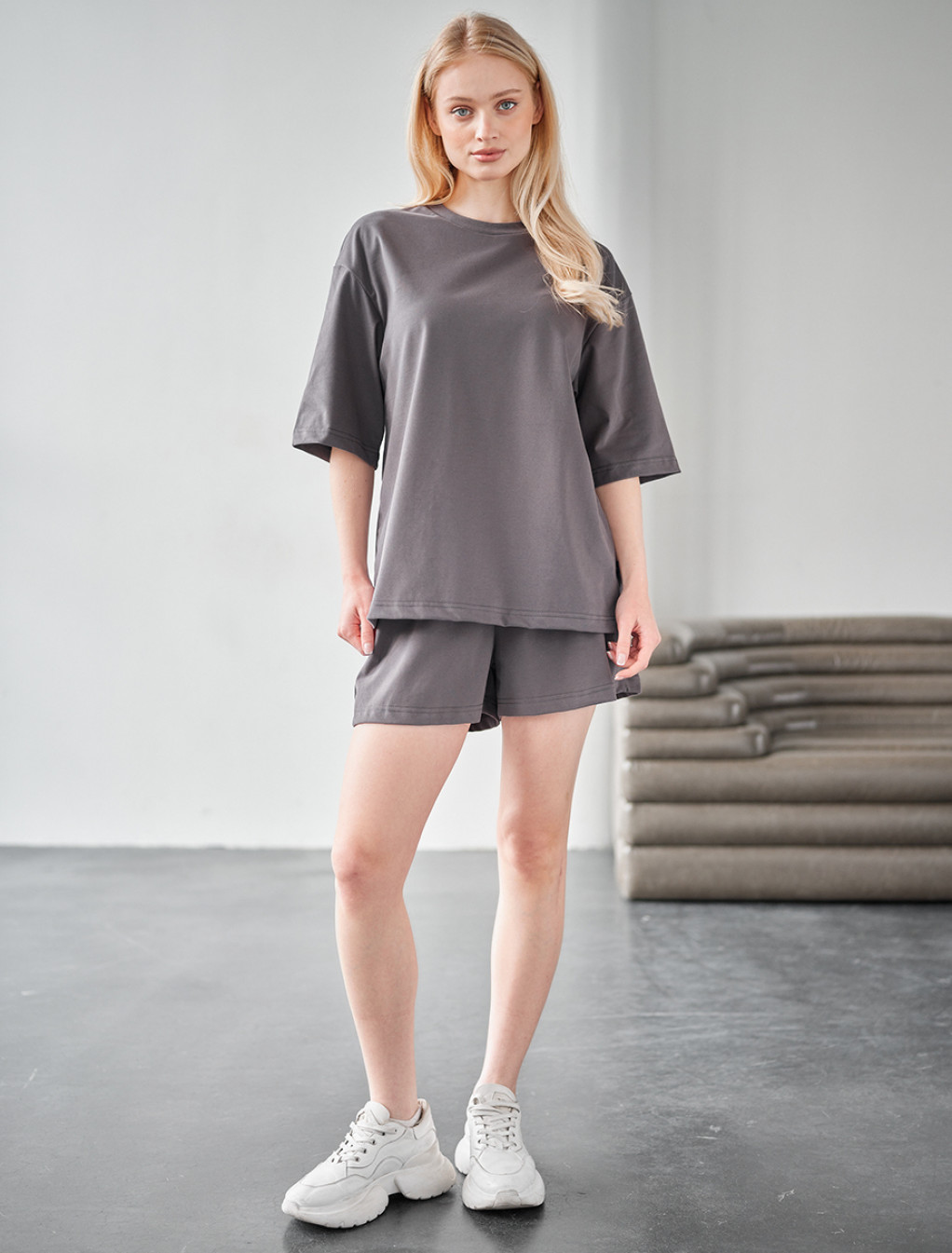 Komplet koszulka + spodenki Staff me dark gray oversize