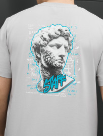 Koszulka Staff sculpture