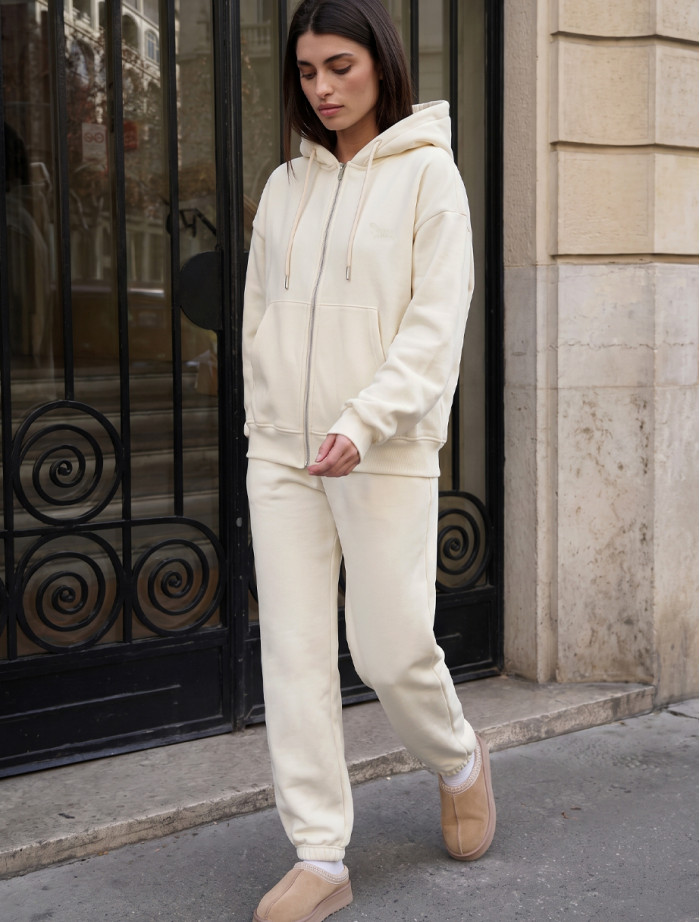 Dres Staff zip logo milk oversize fleece