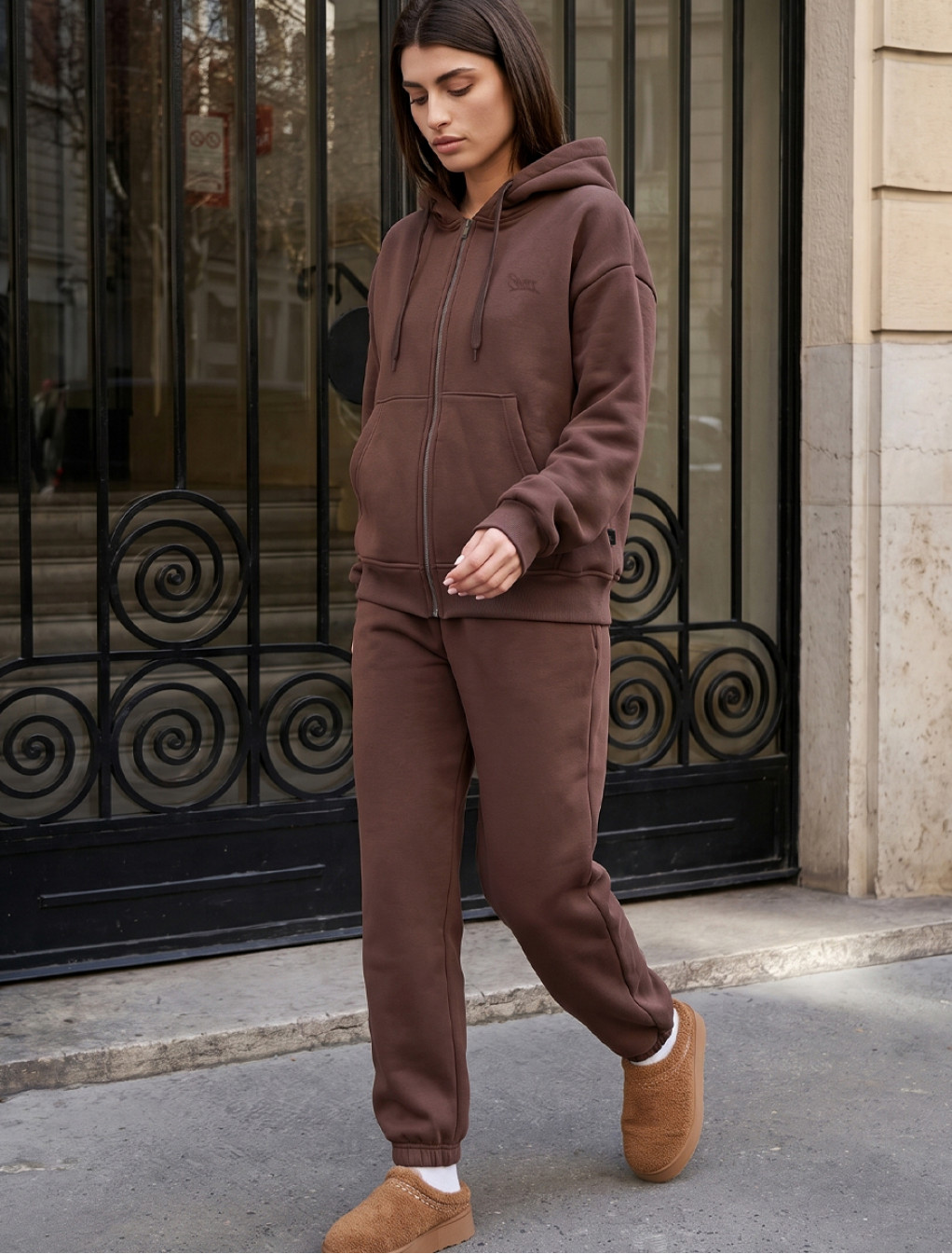 Dres Staff zip logo brown oversize fleece