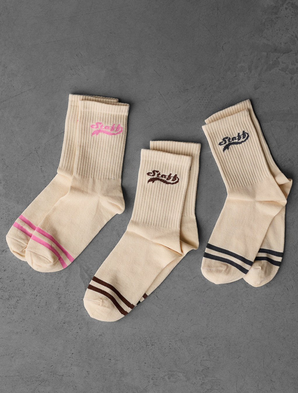 Skarpety damskie Staff beige logo (trzy pary)
