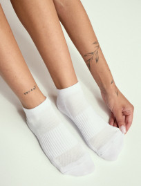 Skarpety Staff logo white